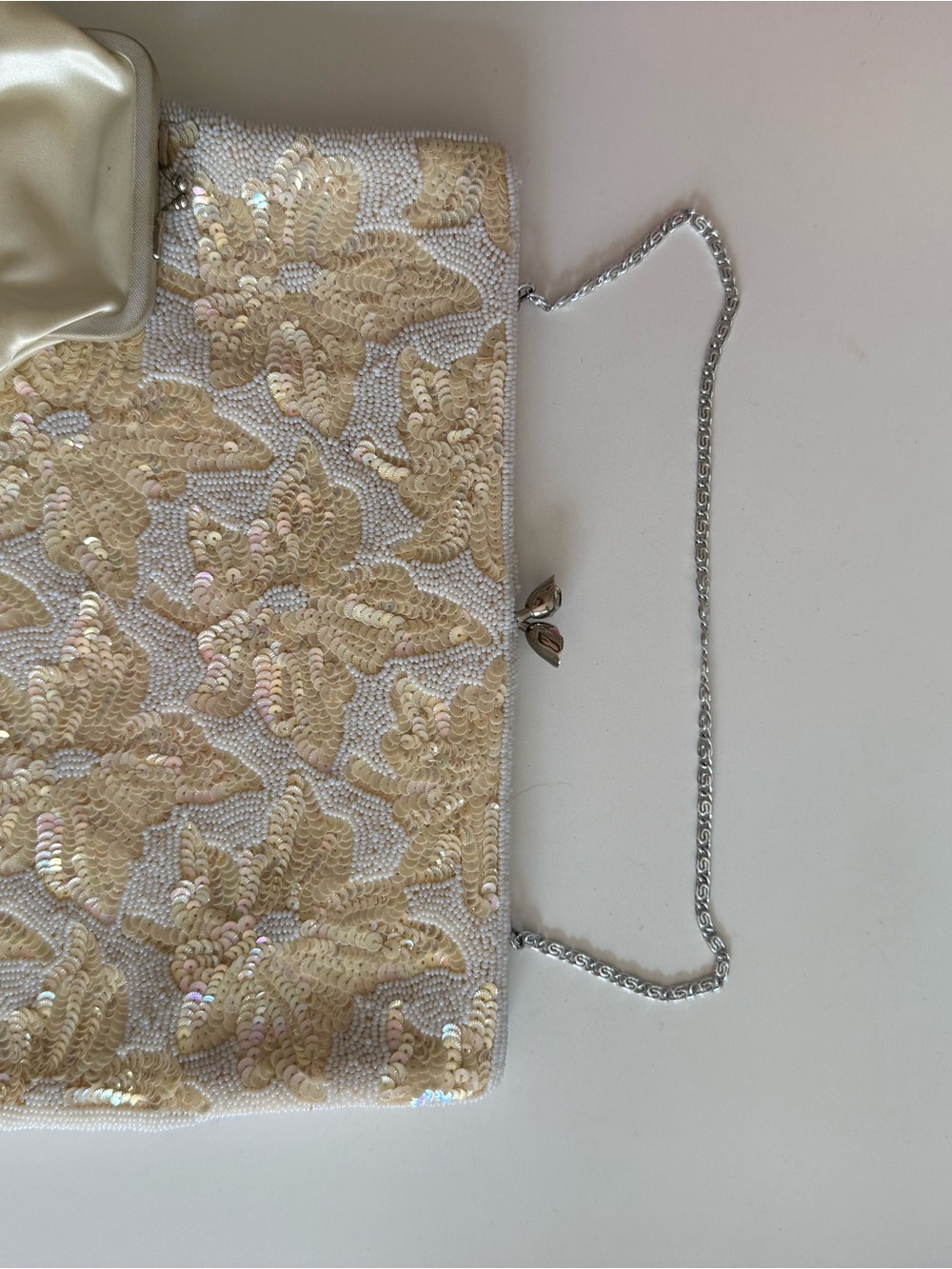 Cream and white vintage Warborg Sequin Floral Evening Clutch - Picture 7 of 13